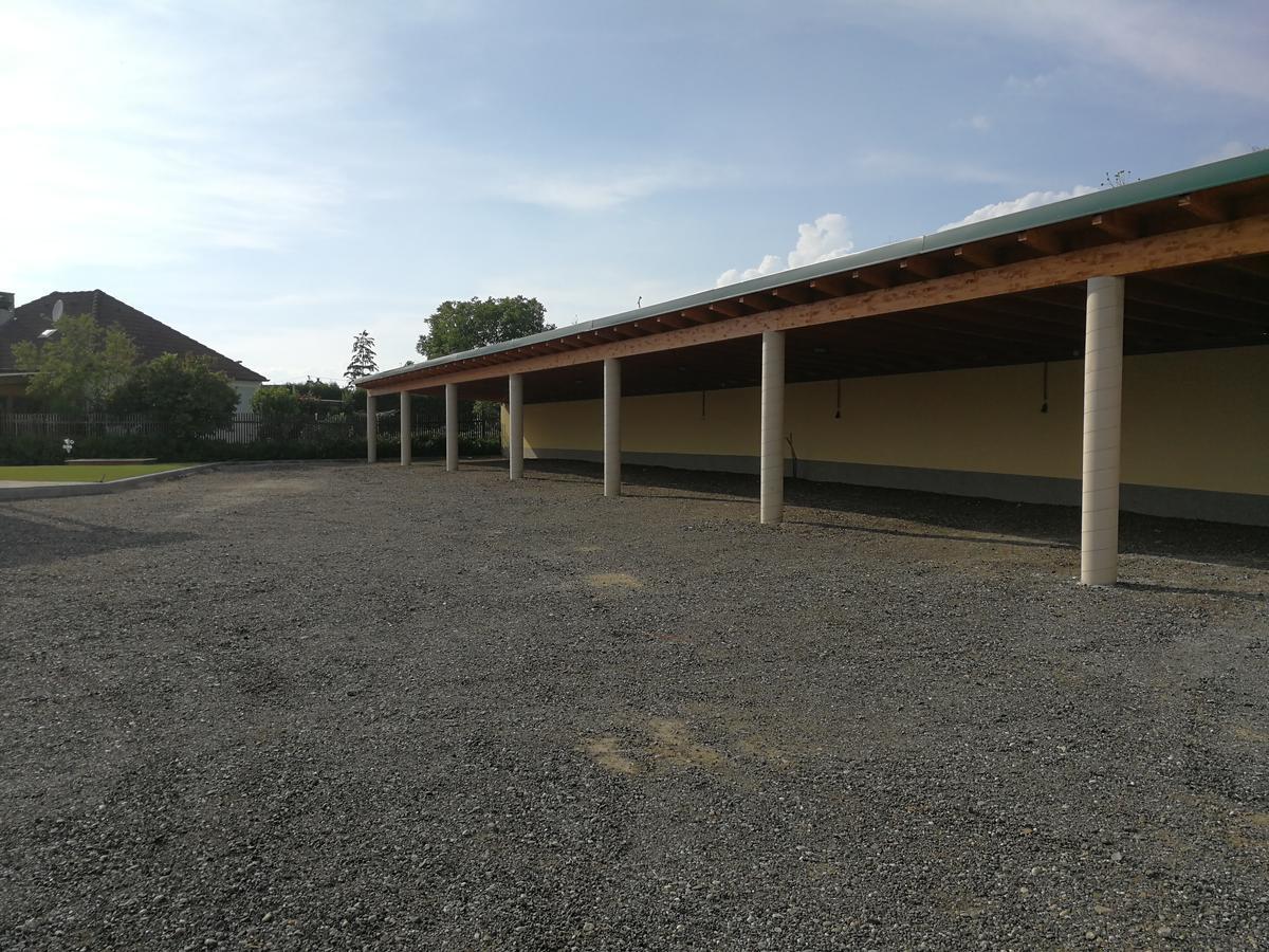 Pension Zum Strell Hollabrunn Exterior photo
