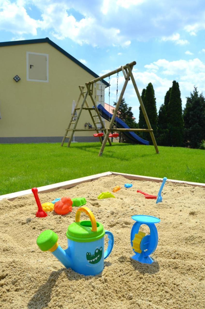 Pension Zum Strell Hollabrunn Exterior photo